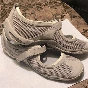 MERRELLS (beige) Walking Shoes